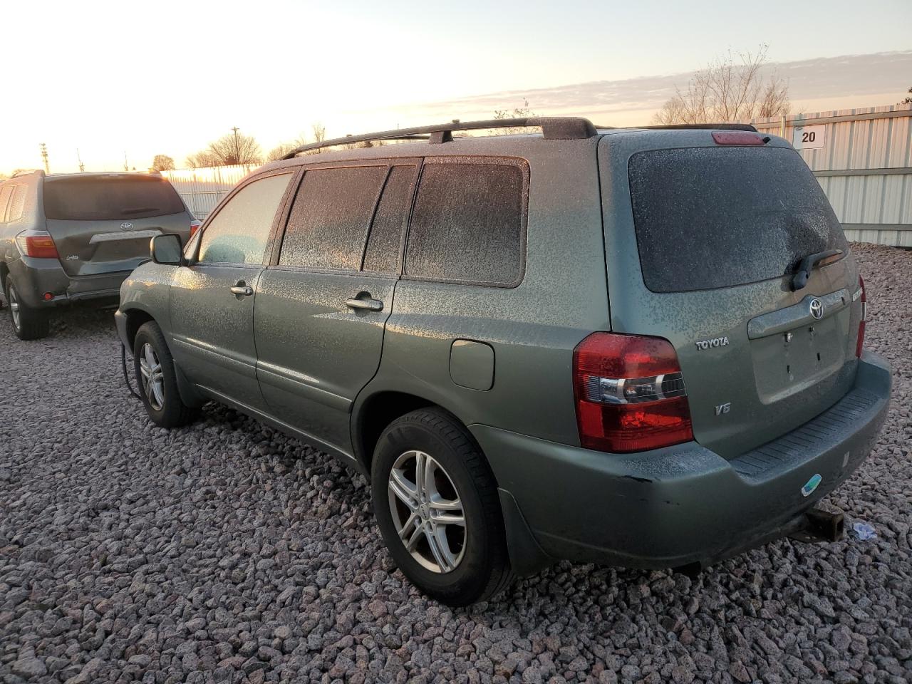 2004 Toyota Highlander - Image 2