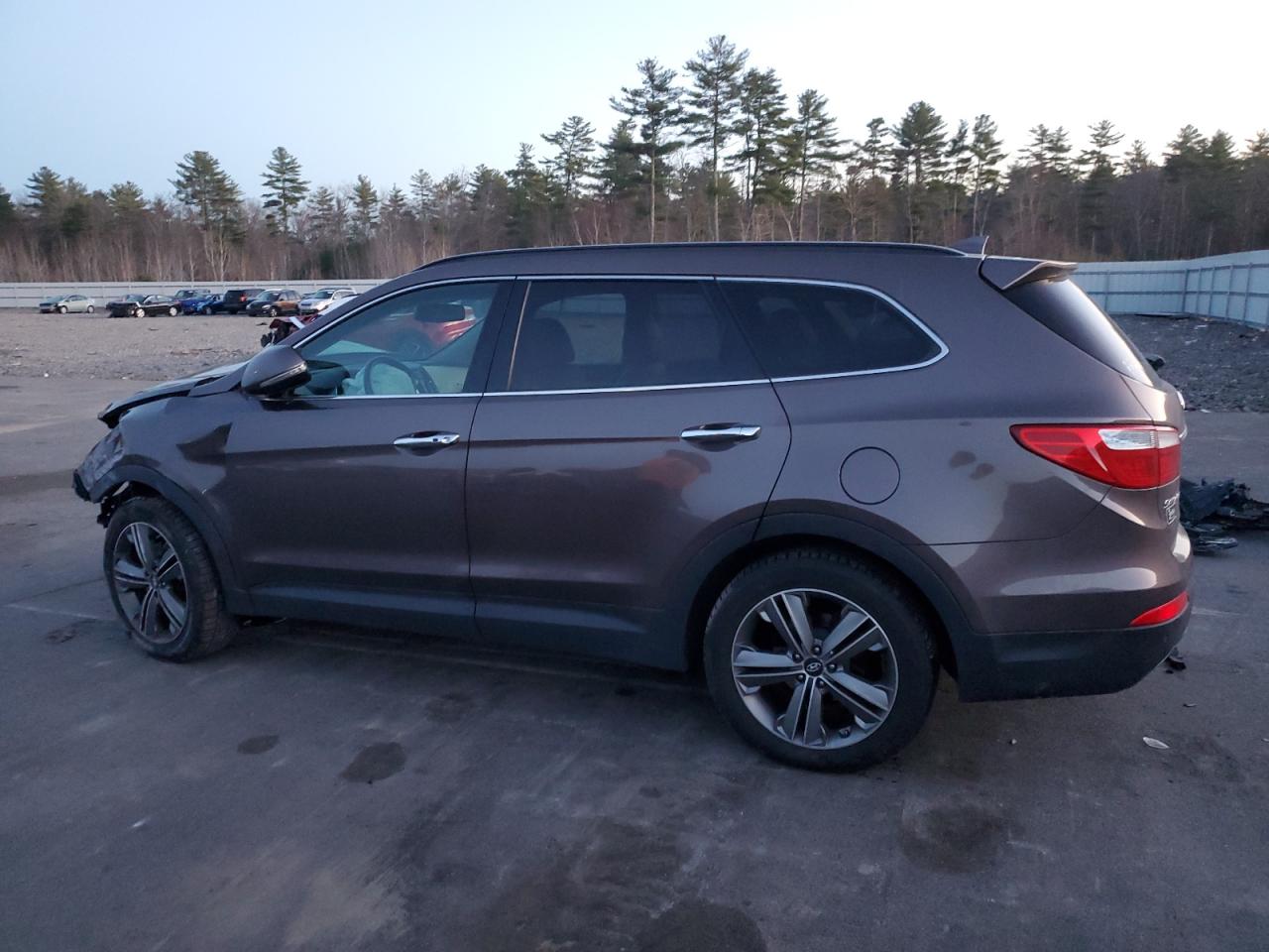 2015 Hyundai Santa Fe - Image 2