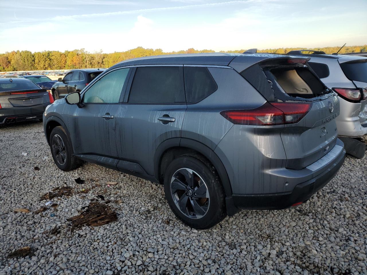 2024 Nissan Rogue - Image 2