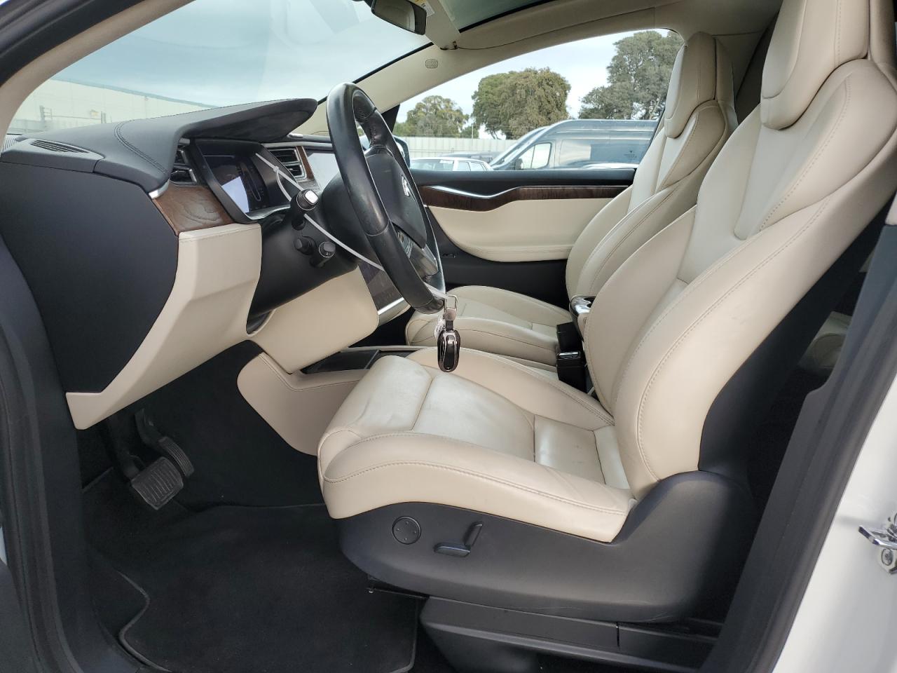 2018 Tesla Model X VIN: 5YJXCBE24JF091028 Lot: 81855074