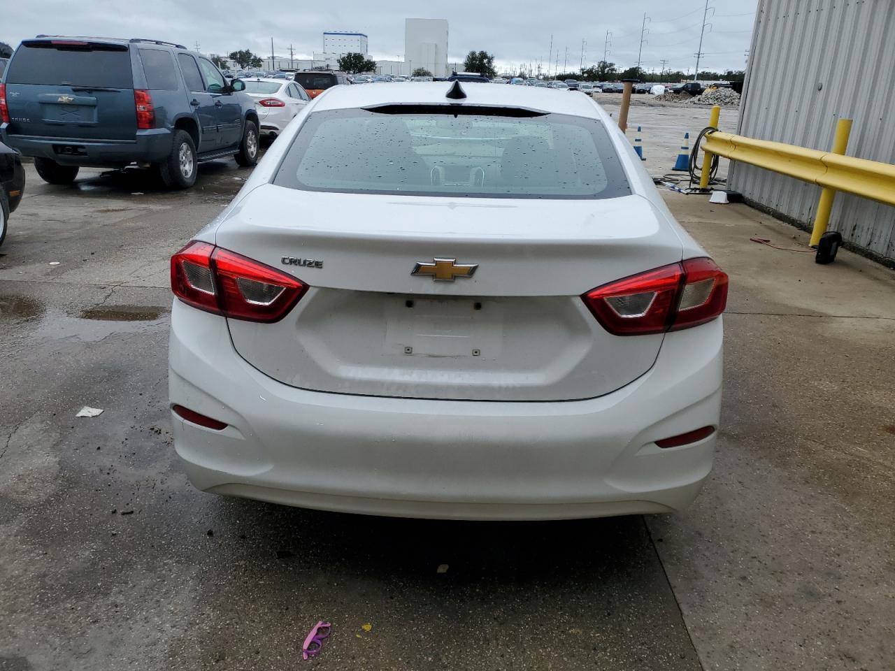 2018 Chevrolet Cruze - Image 6
