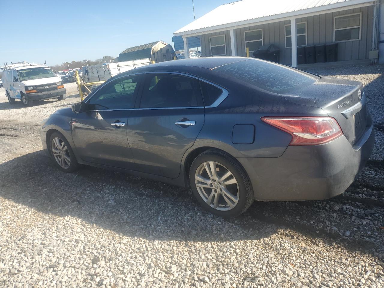 2013 Nissan Altima - Image 2