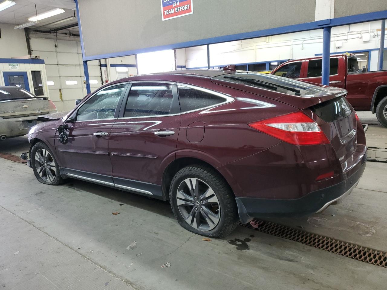 2015 Honda Crosstour - Image 2