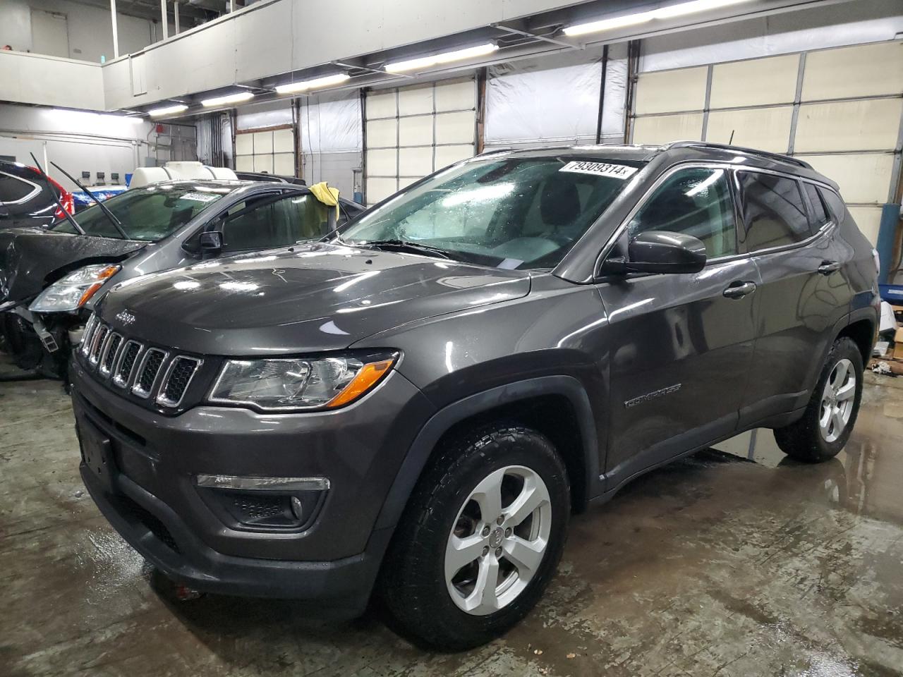 VIN 3C4NJDBB5JT457528 2018 JEEP COMPASS no.1