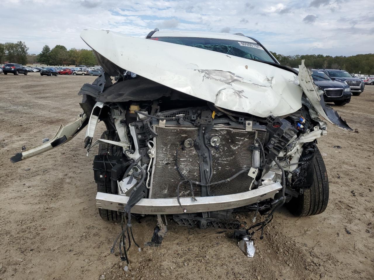 2019 Nissan Pathfinder - Image 5