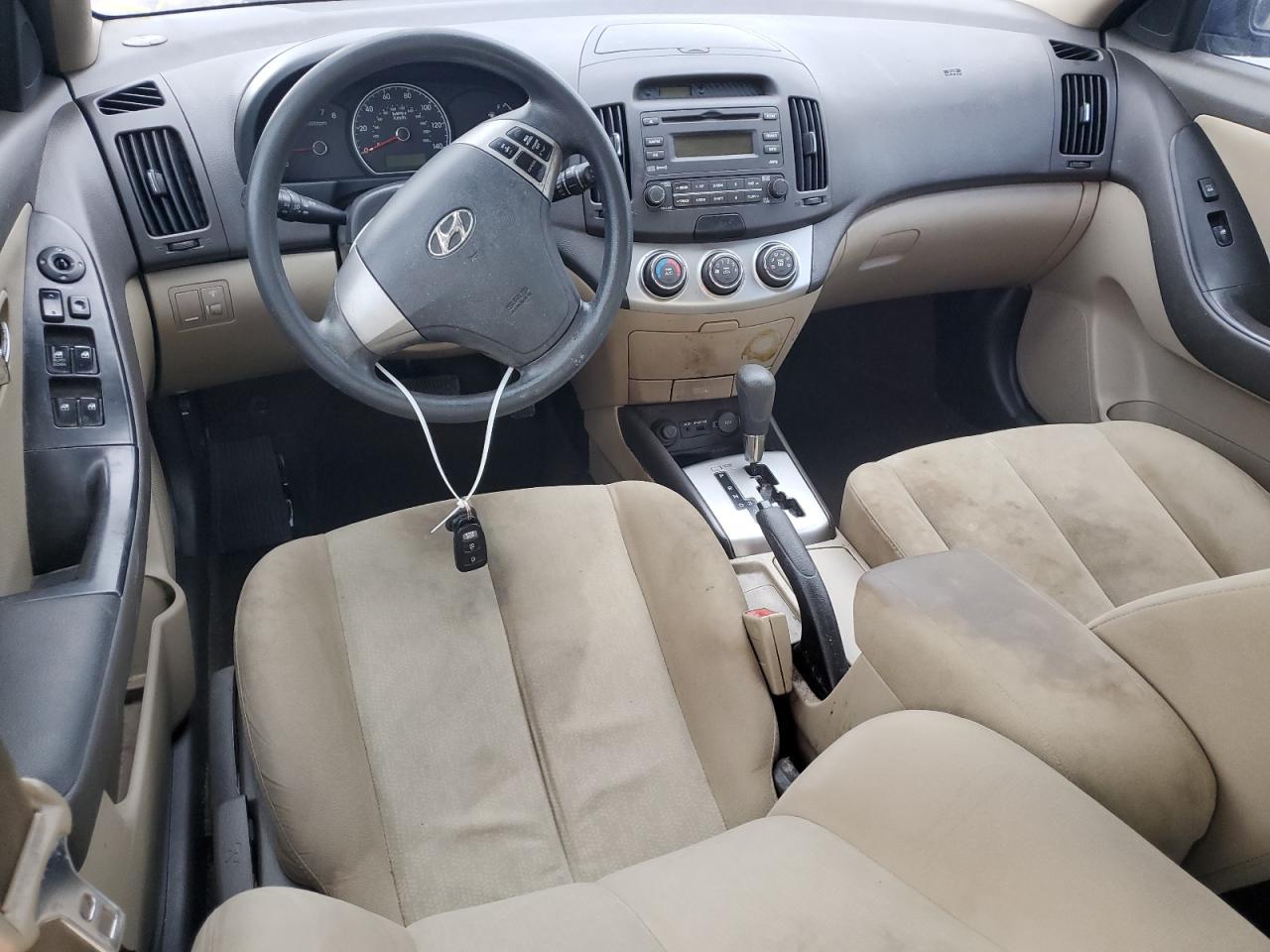 2010 Hyundai Elantra - Image 8