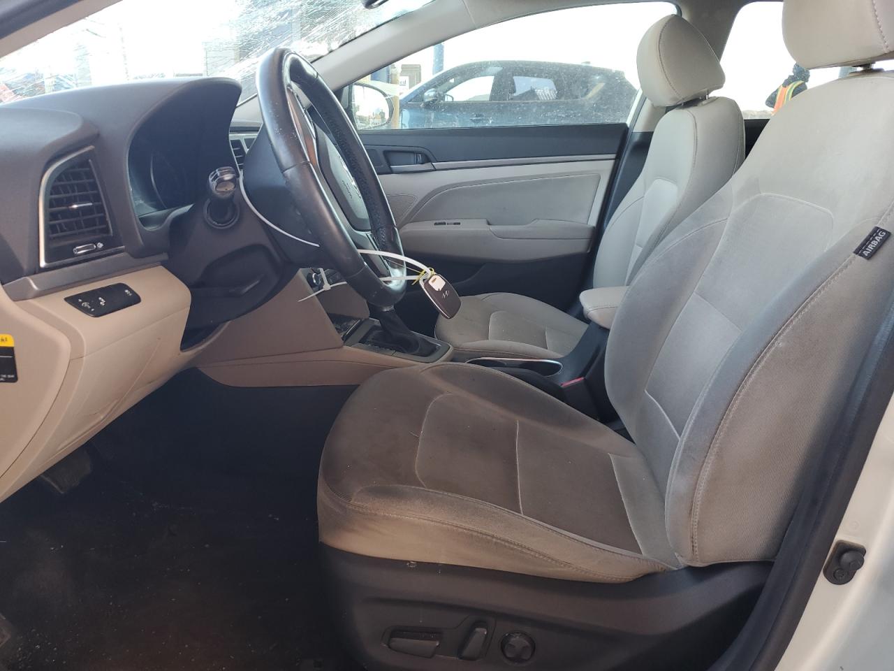 2017 Hyundai Elantra - Image 7