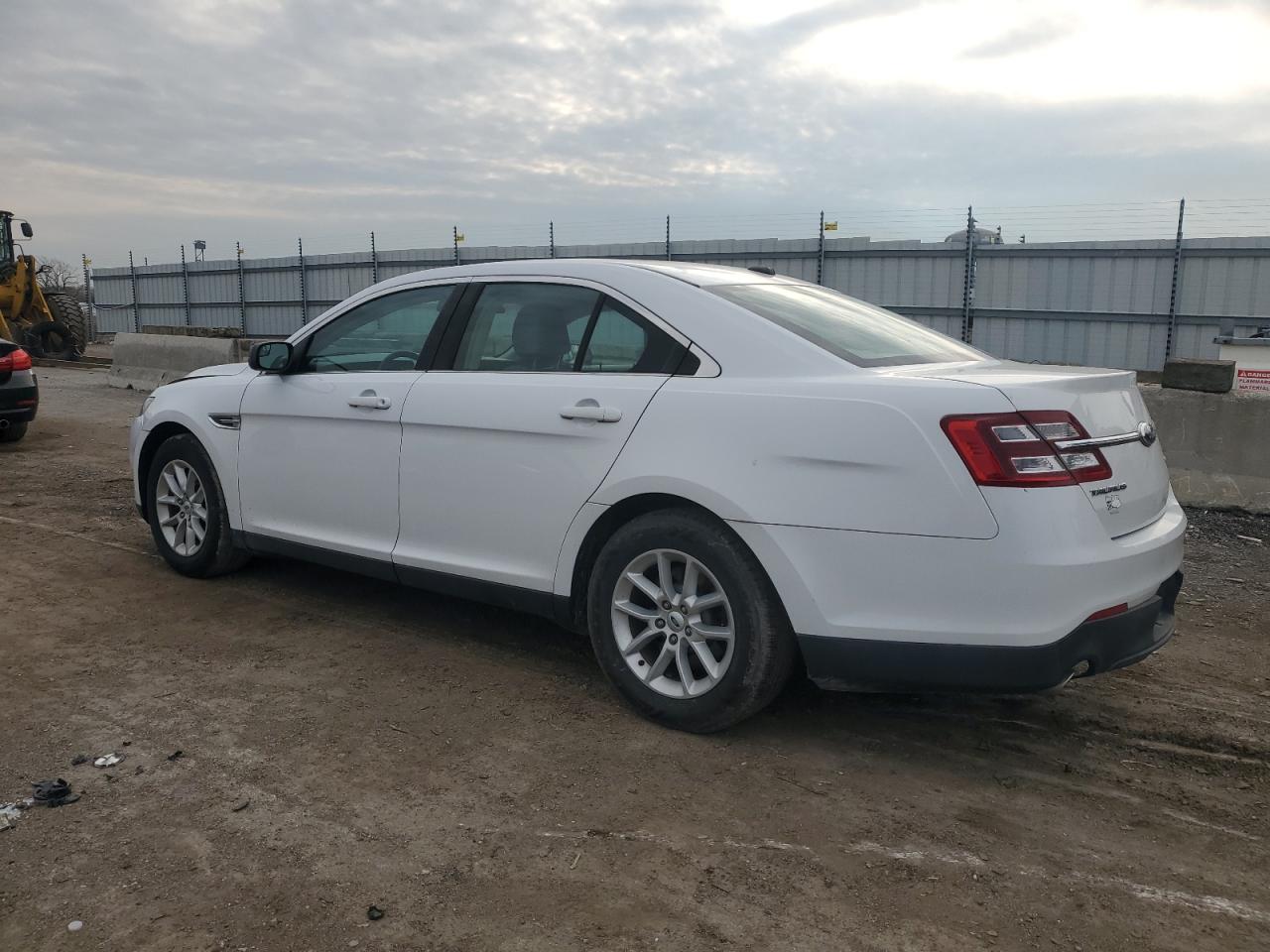 VIN 1FAHP2D82DG112862 2013 FORD TAURUS no.2