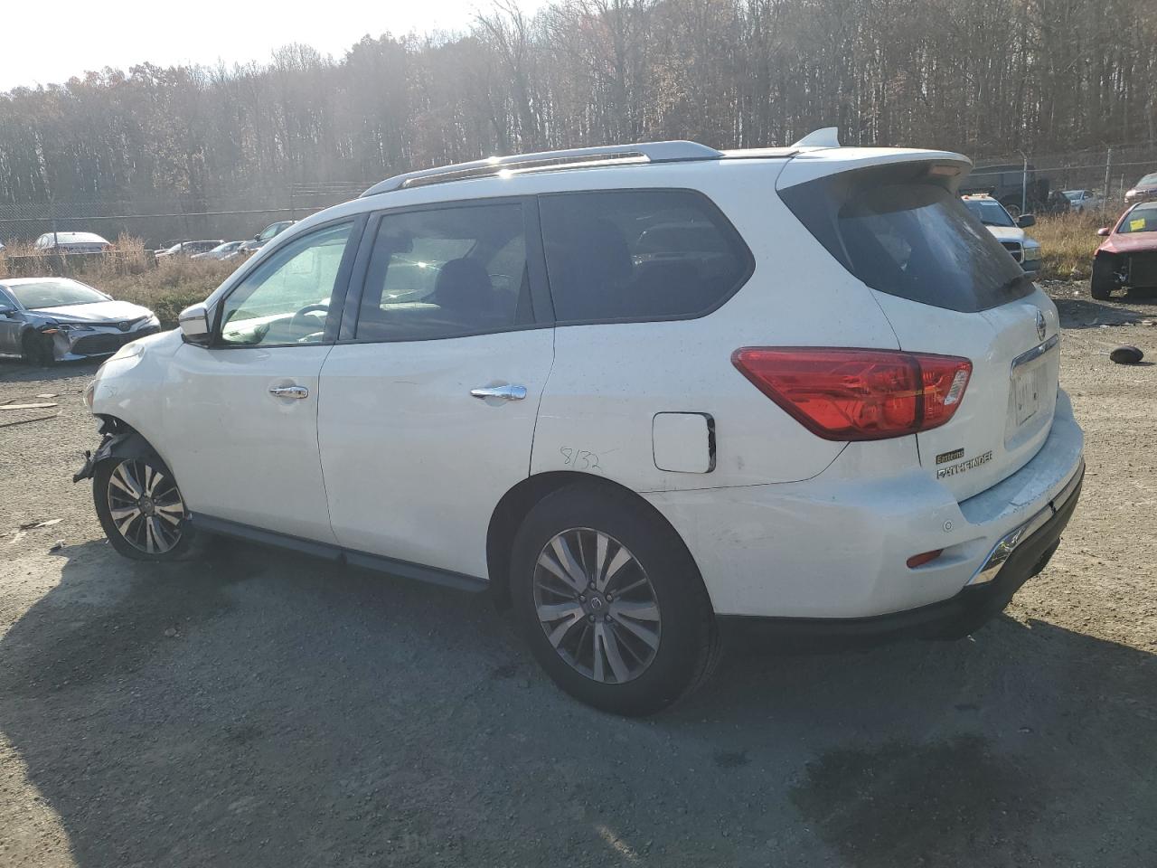 2020 Nissan Pathfinder - Image 2