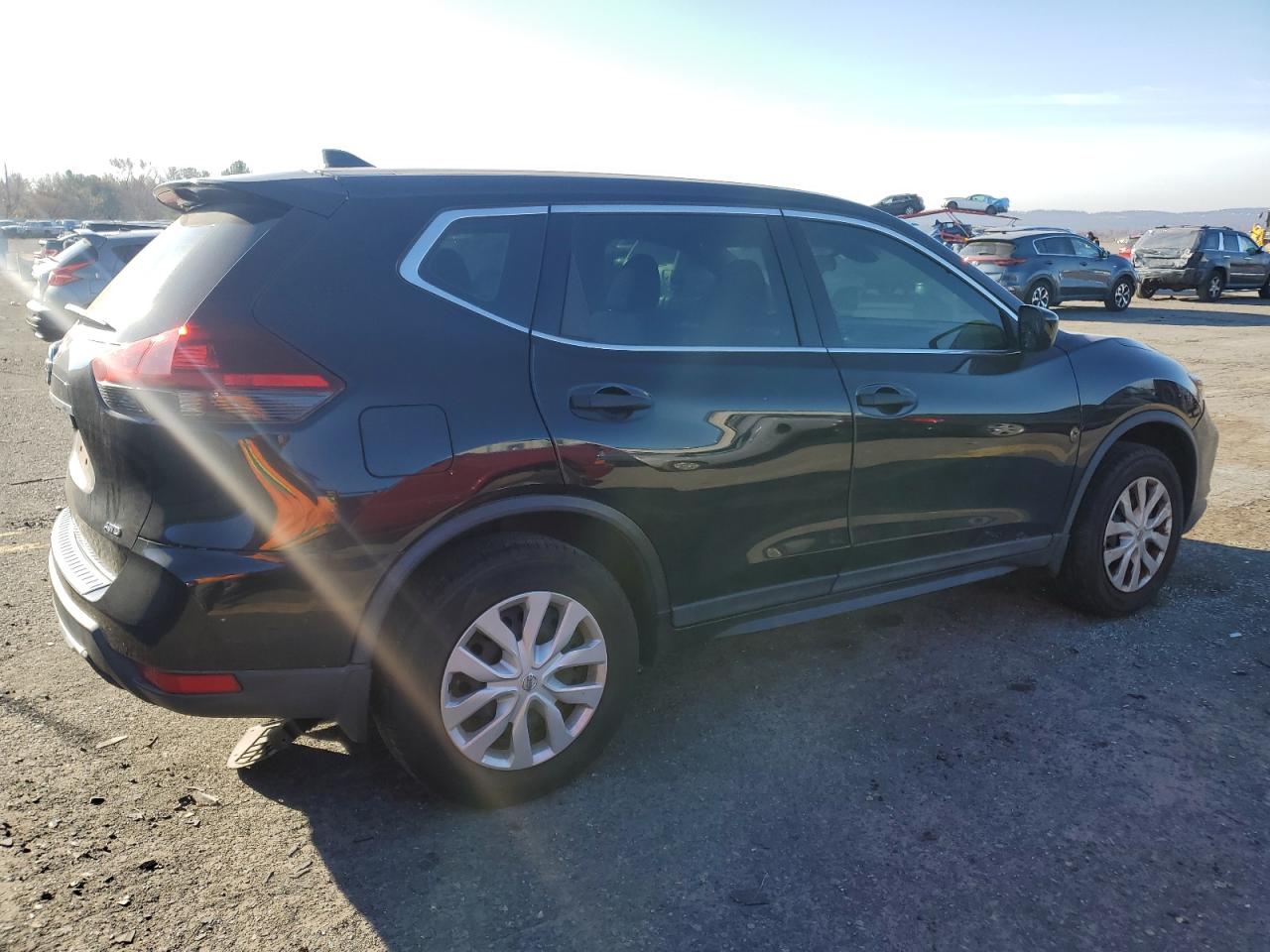 2019 Nissan Rogue - Image 3