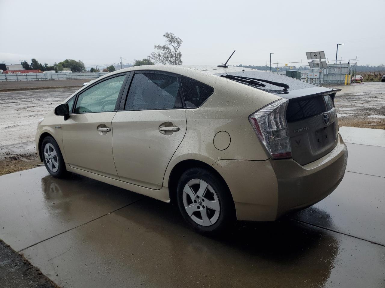 2010 Toyota Prius - Image 2