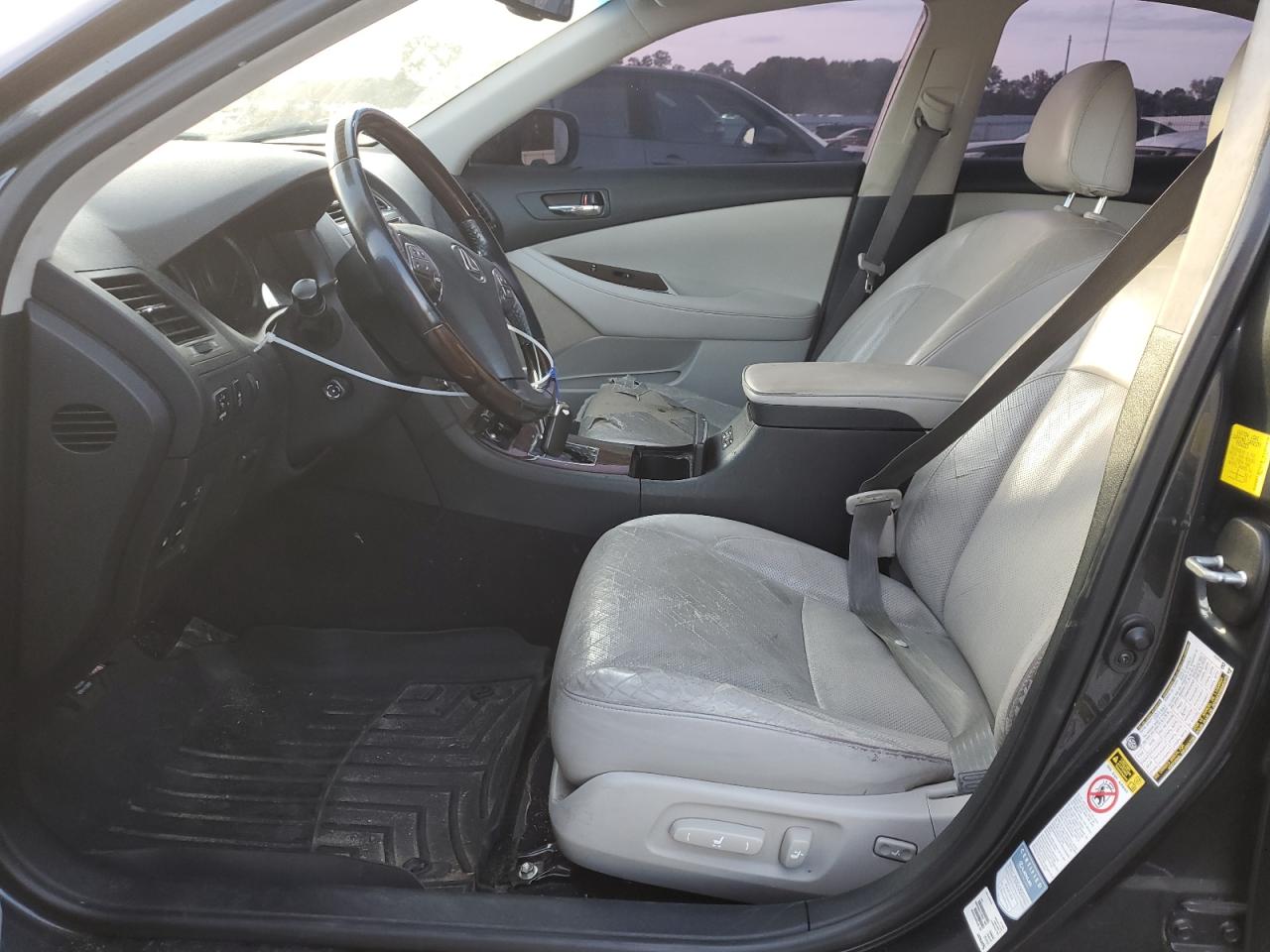 2011 Lexus ES - Image 7