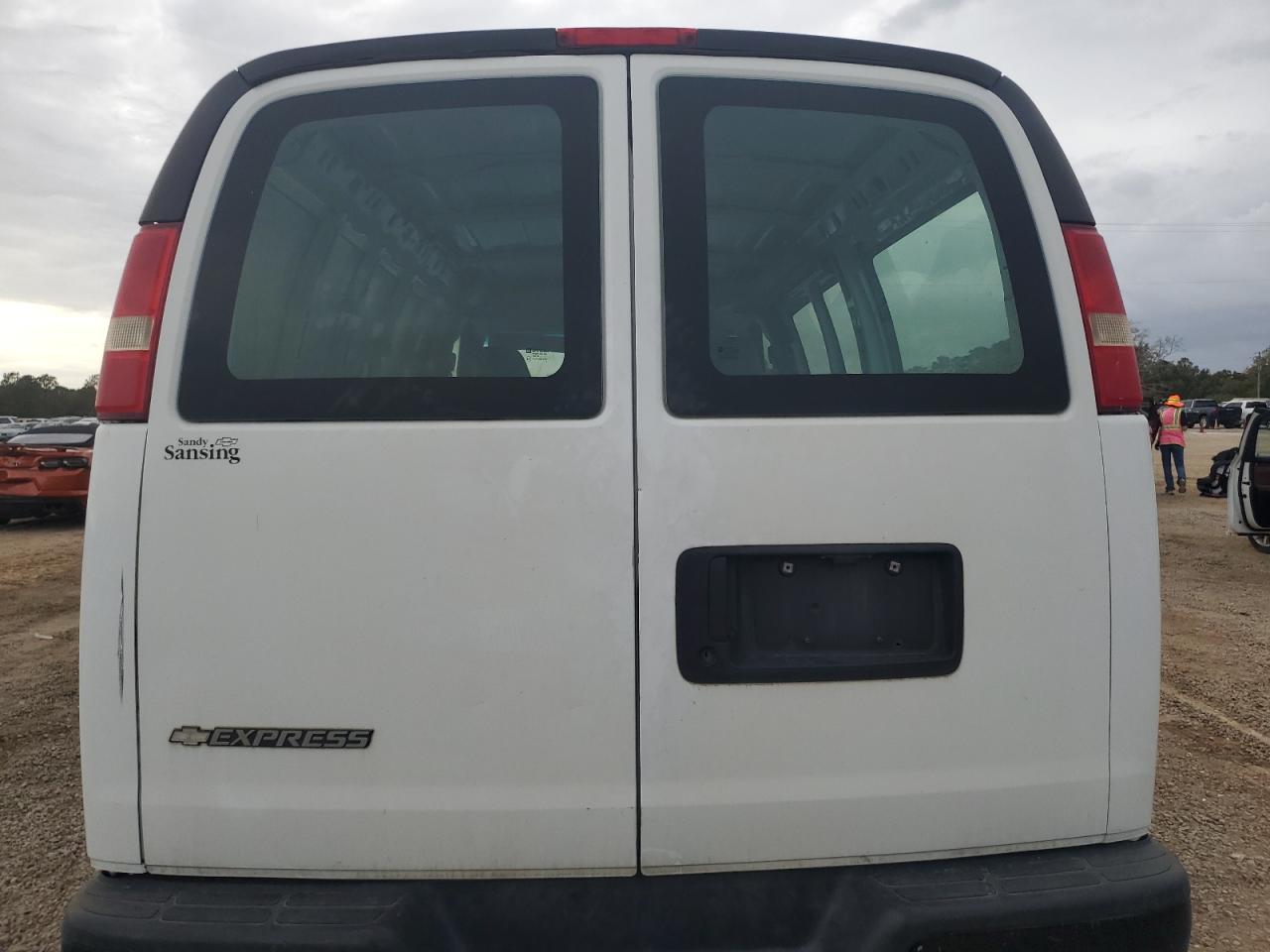 2008 Chevrolet Express - Image 6