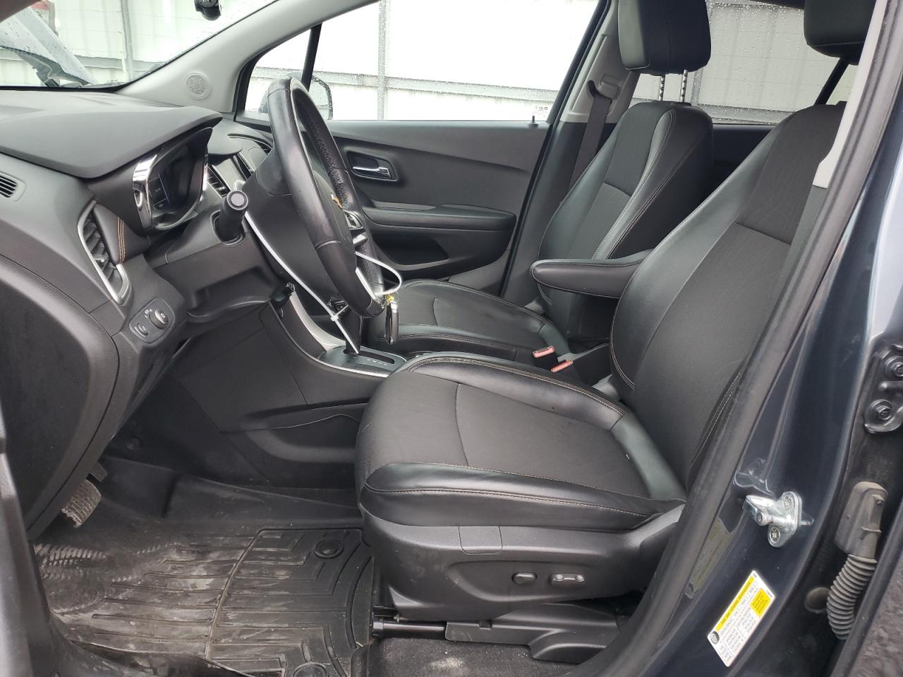 2022 Chevrolet Trax - Image 7