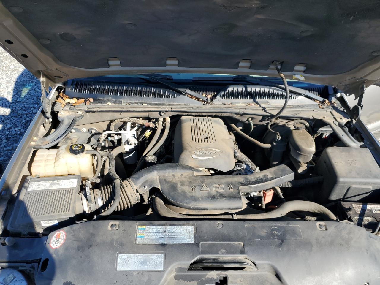 2003 Chevrolet Tahoe - Image 12