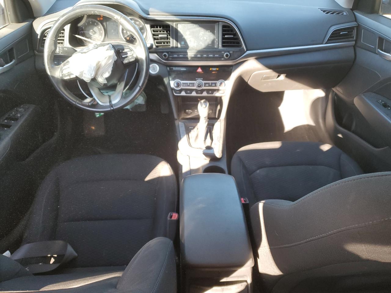 2019 Hyundai Elantra - Image 8
