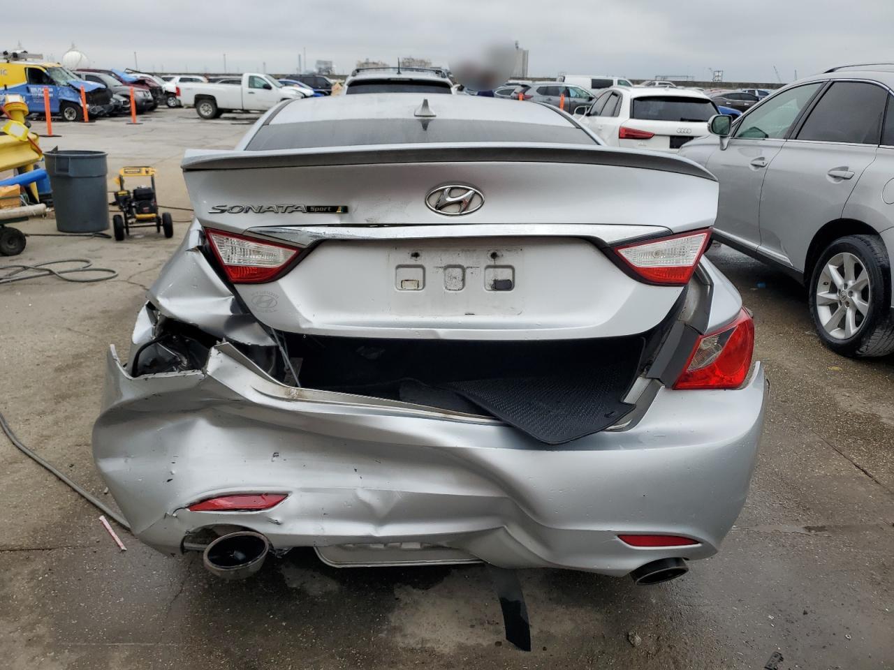 2013 Hyundai Sonata - Image 6