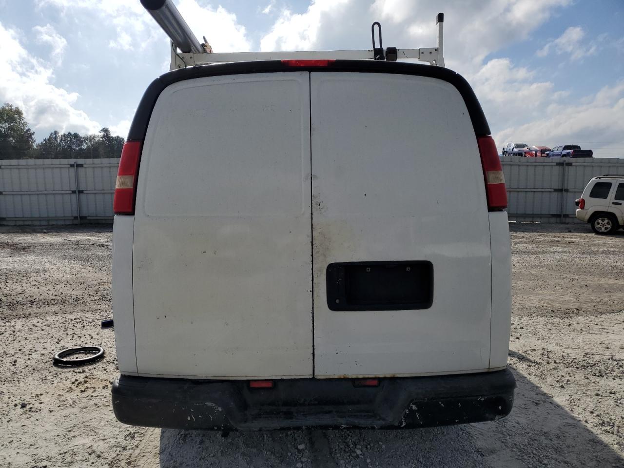 2013 Chevrolet Express - Image 6