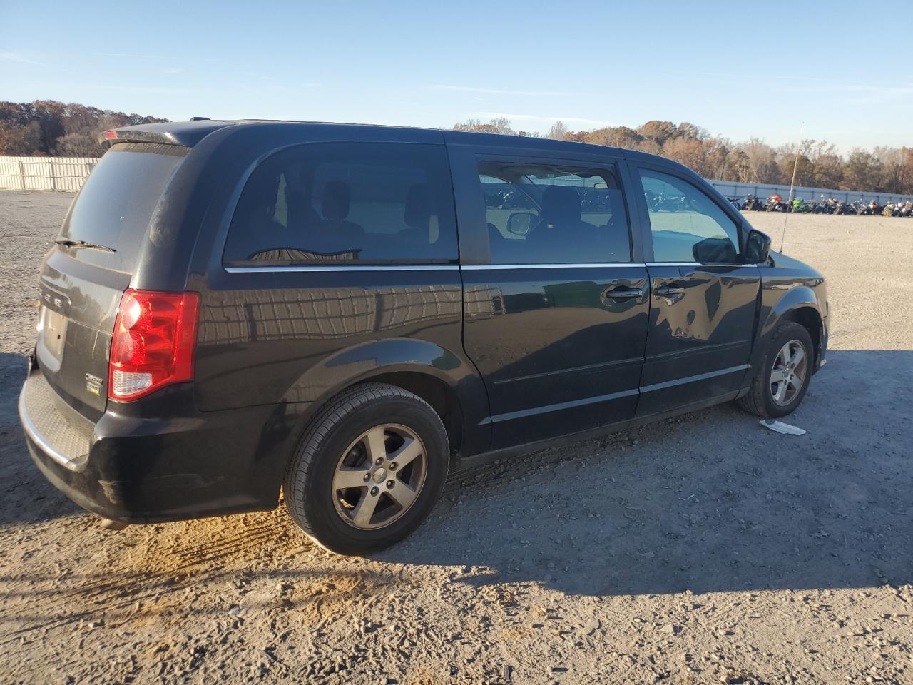 2012 Dodge Caravan - Image 3