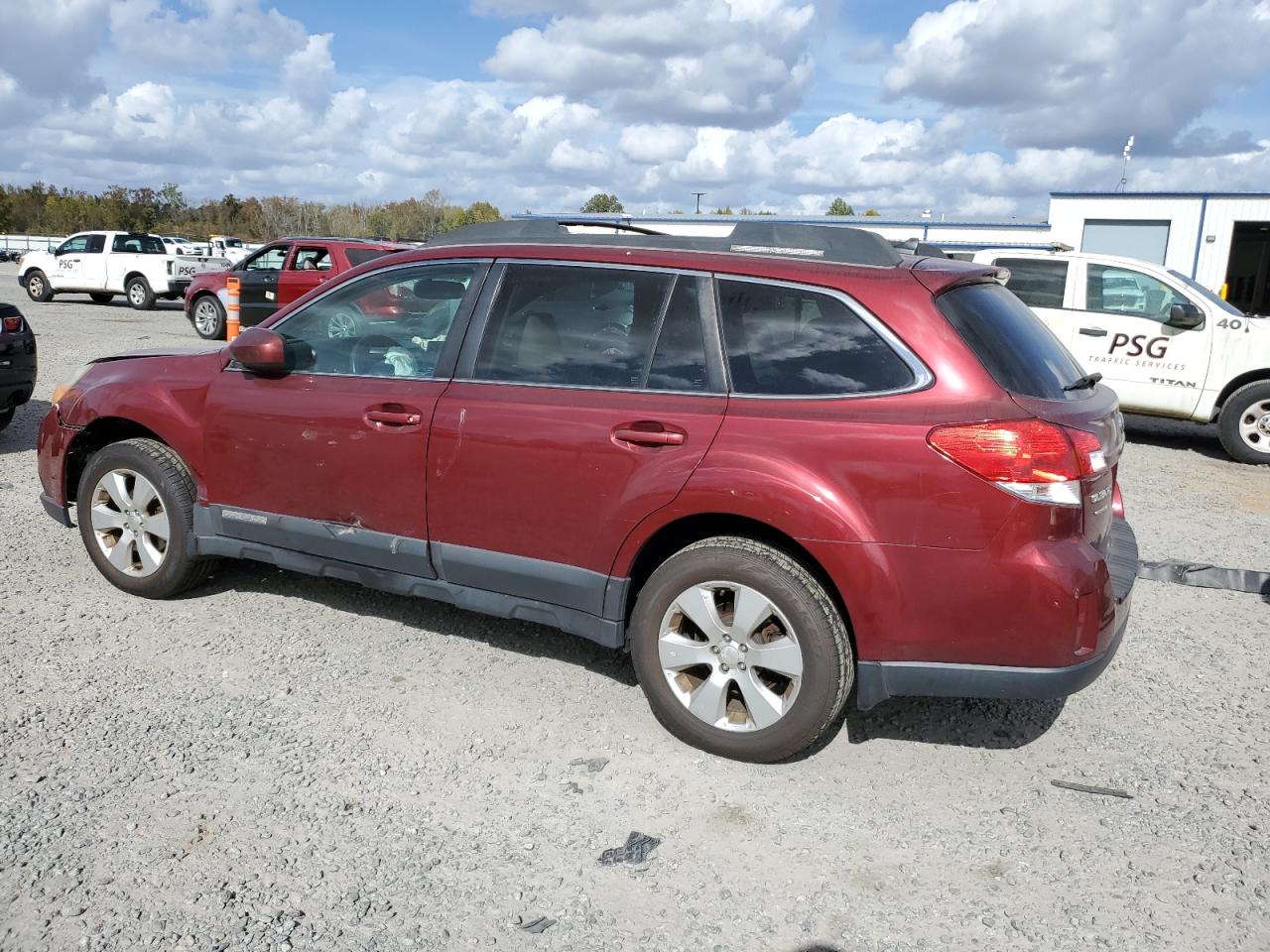 2011 Subaru Outback - Image 2