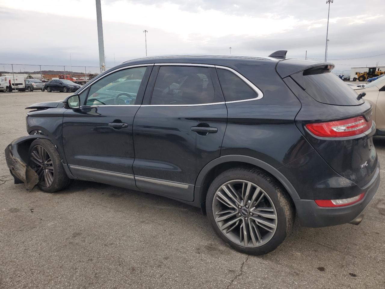 VIN 5LMTJ3DH0GUJ24082 2016 LINCOLN MKC no.2