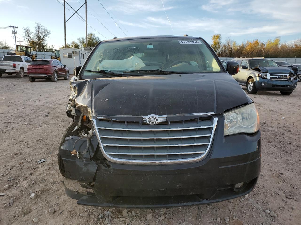 2010 Chrysler Town & Country - Image 5