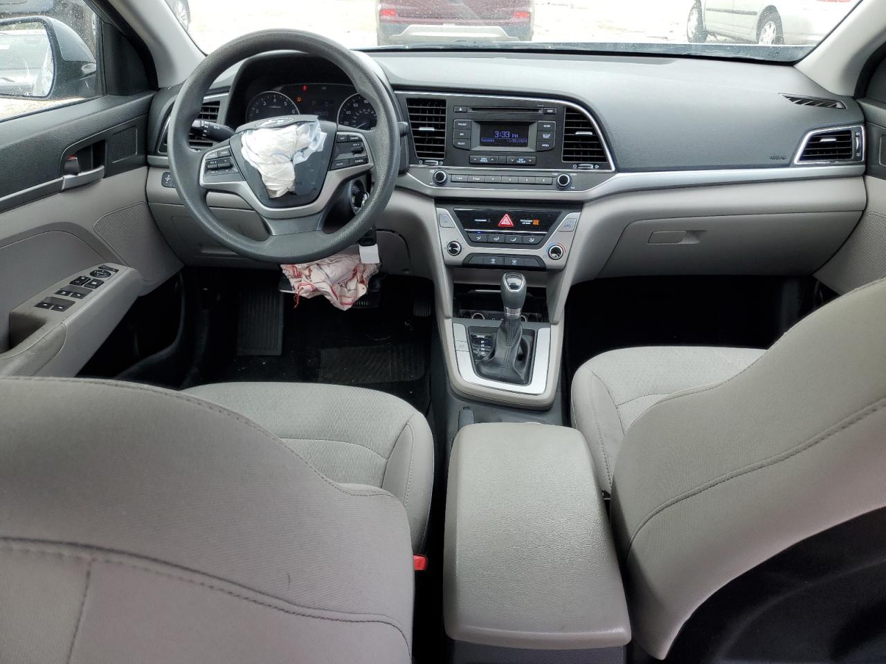 2017 Hyundai Elantra - Image 8