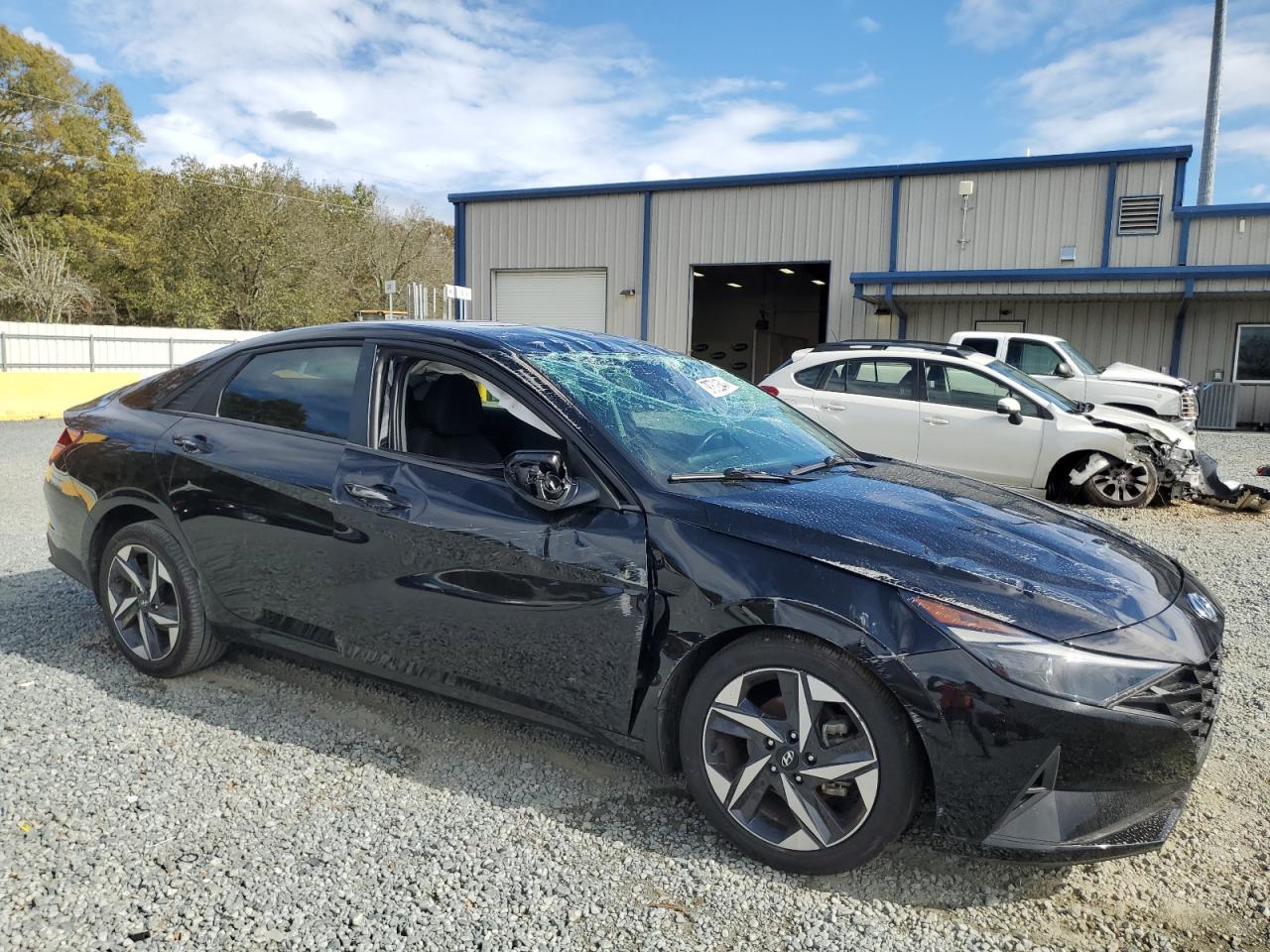 2023 Hyundai Elantra - Image 4