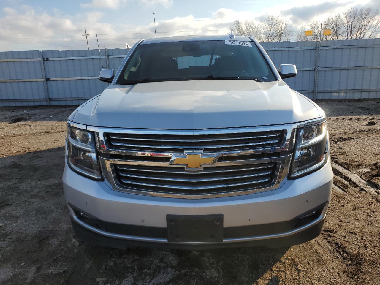 2019 Chevrolet Suburban - Image 5