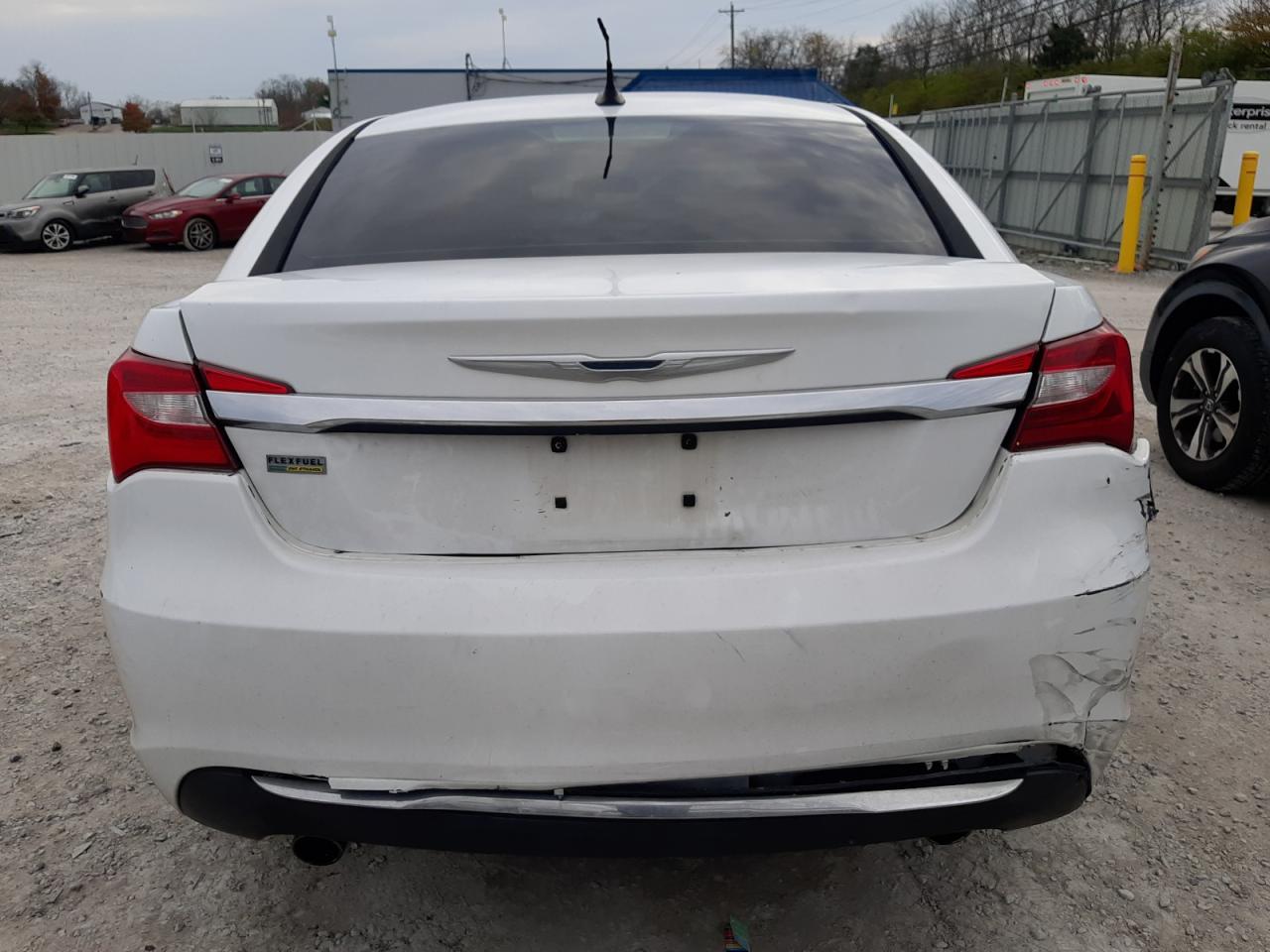2013 Chrysler 200 - Image 6