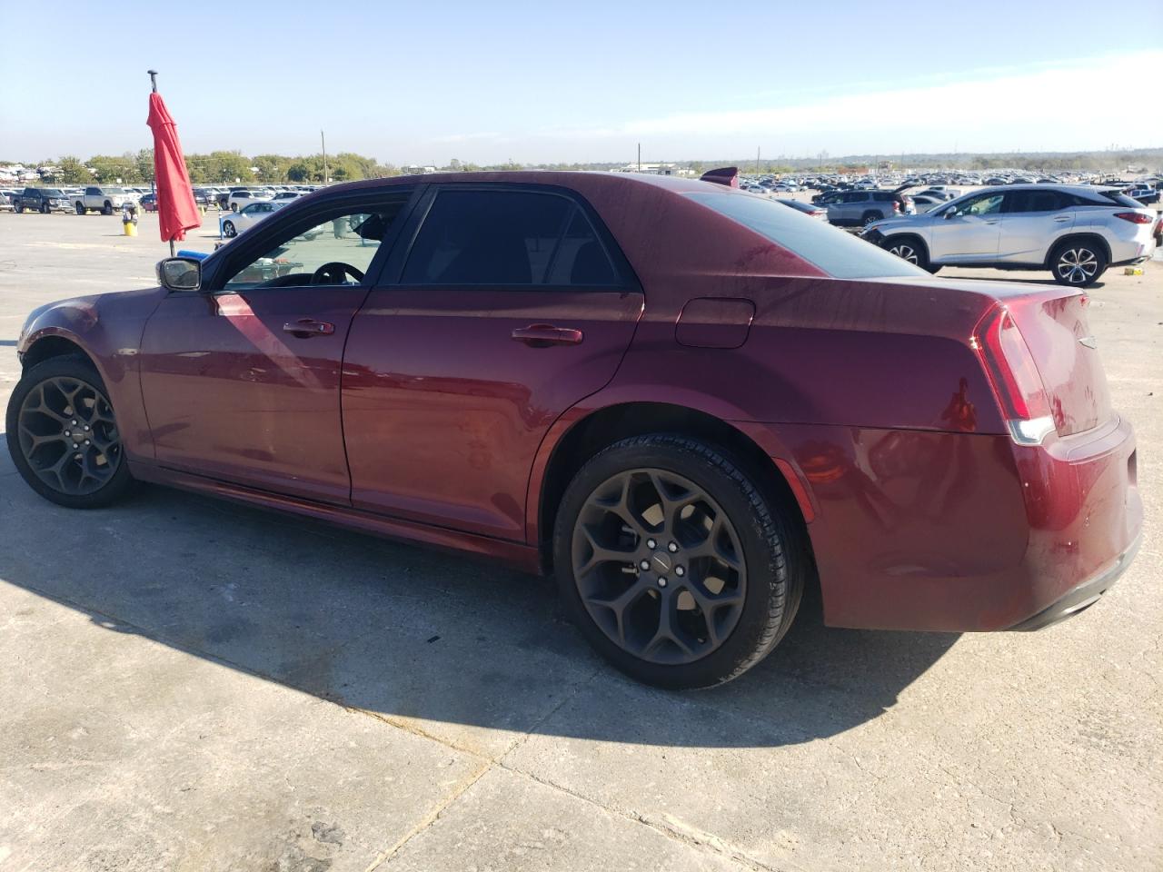 VIN 2C3CCABG3JH254839 2018 CHRYSLER 300 no.2