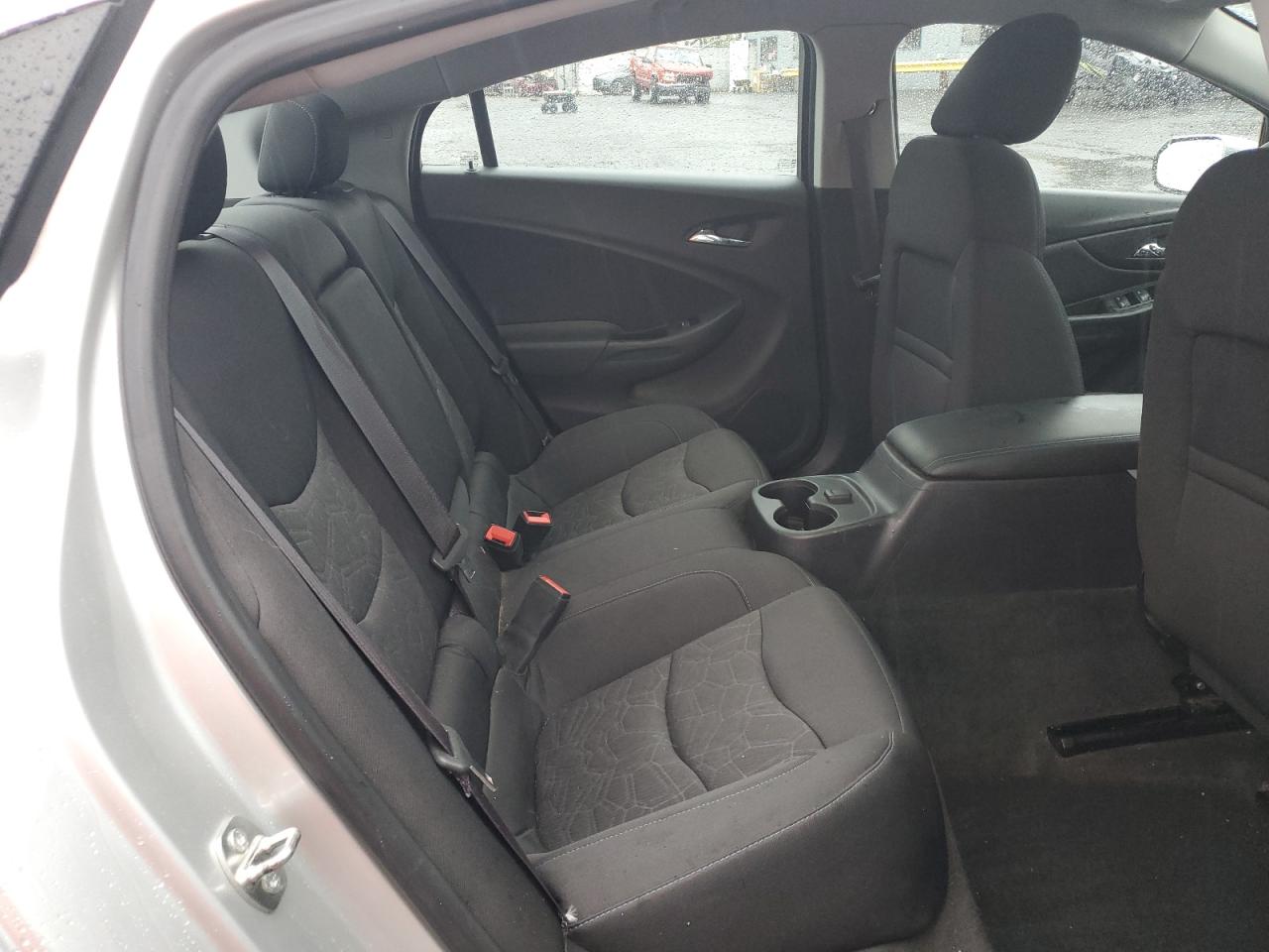 2017 Chevrolet Volt - Image 10