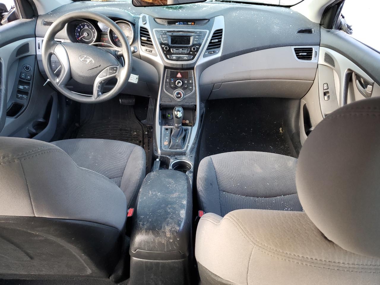 2015 Hyundai Elantra - Image 8