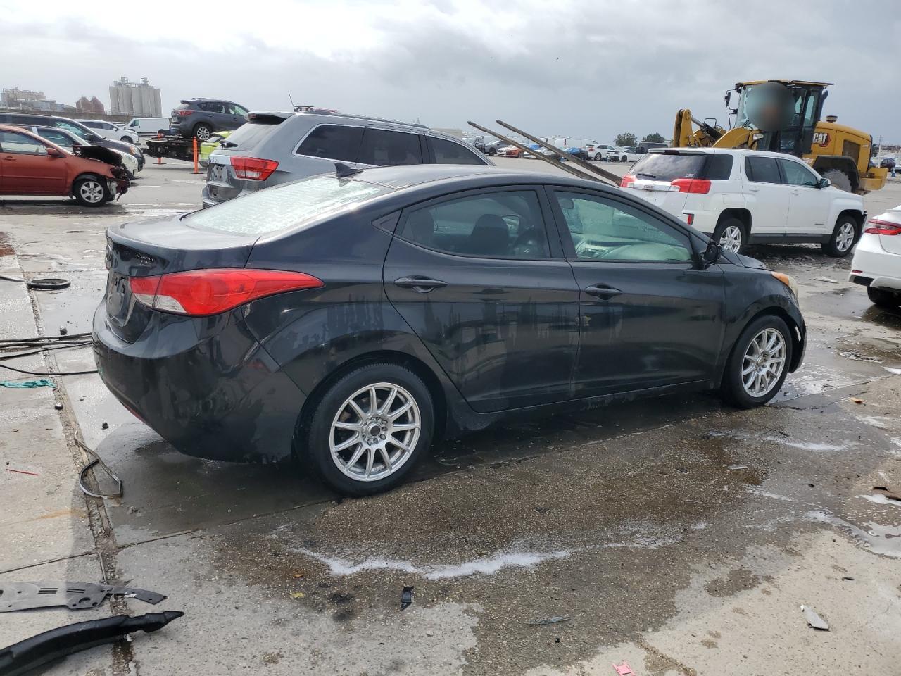 2013 Hyundai Elantra - Image 3