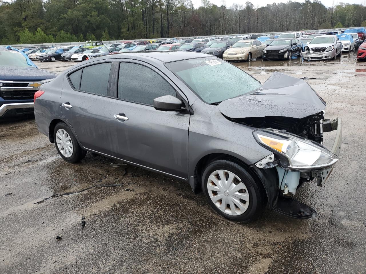 2019 Nissan Versa - Image 4