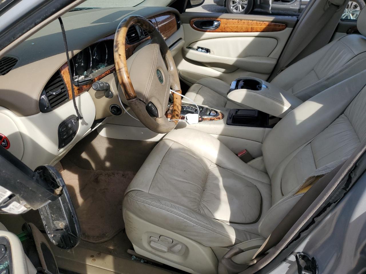 2004 Jaguar XJ - Image 7