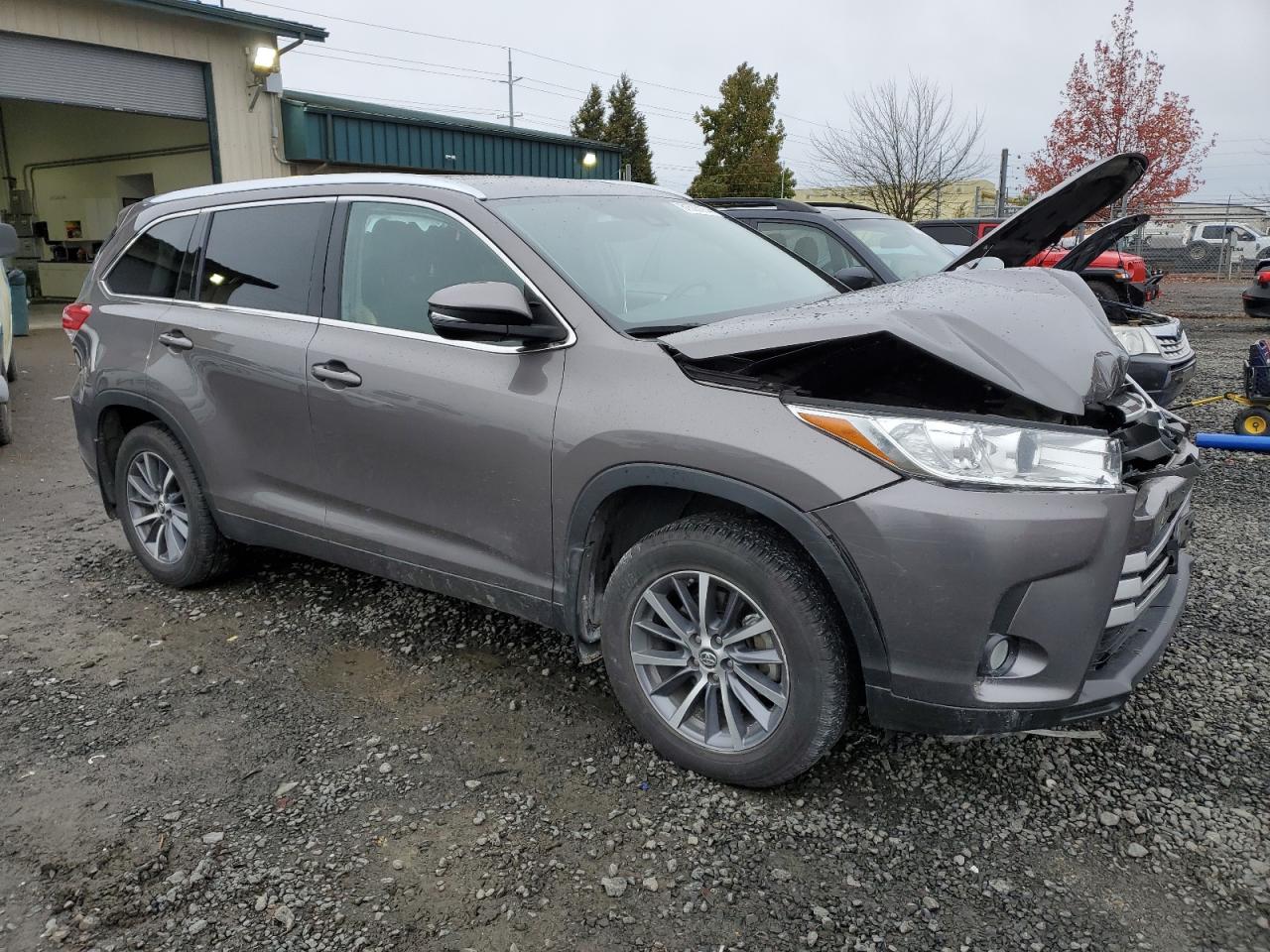 VIN 5TDJZRFH7KS991239 2019 TOYOTA HIGHLANDER no.4