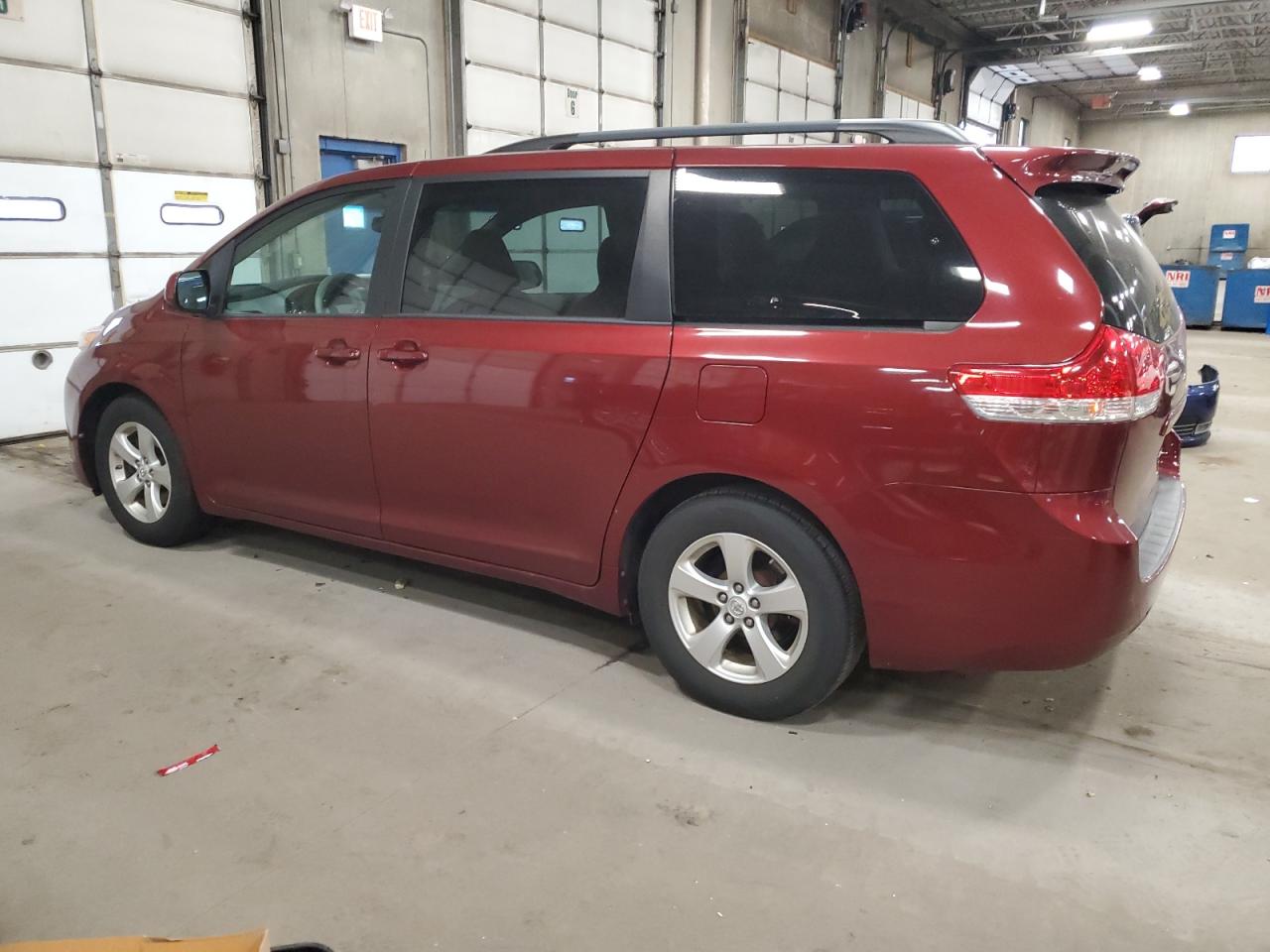 2011 Toyota Sienna - Image 2