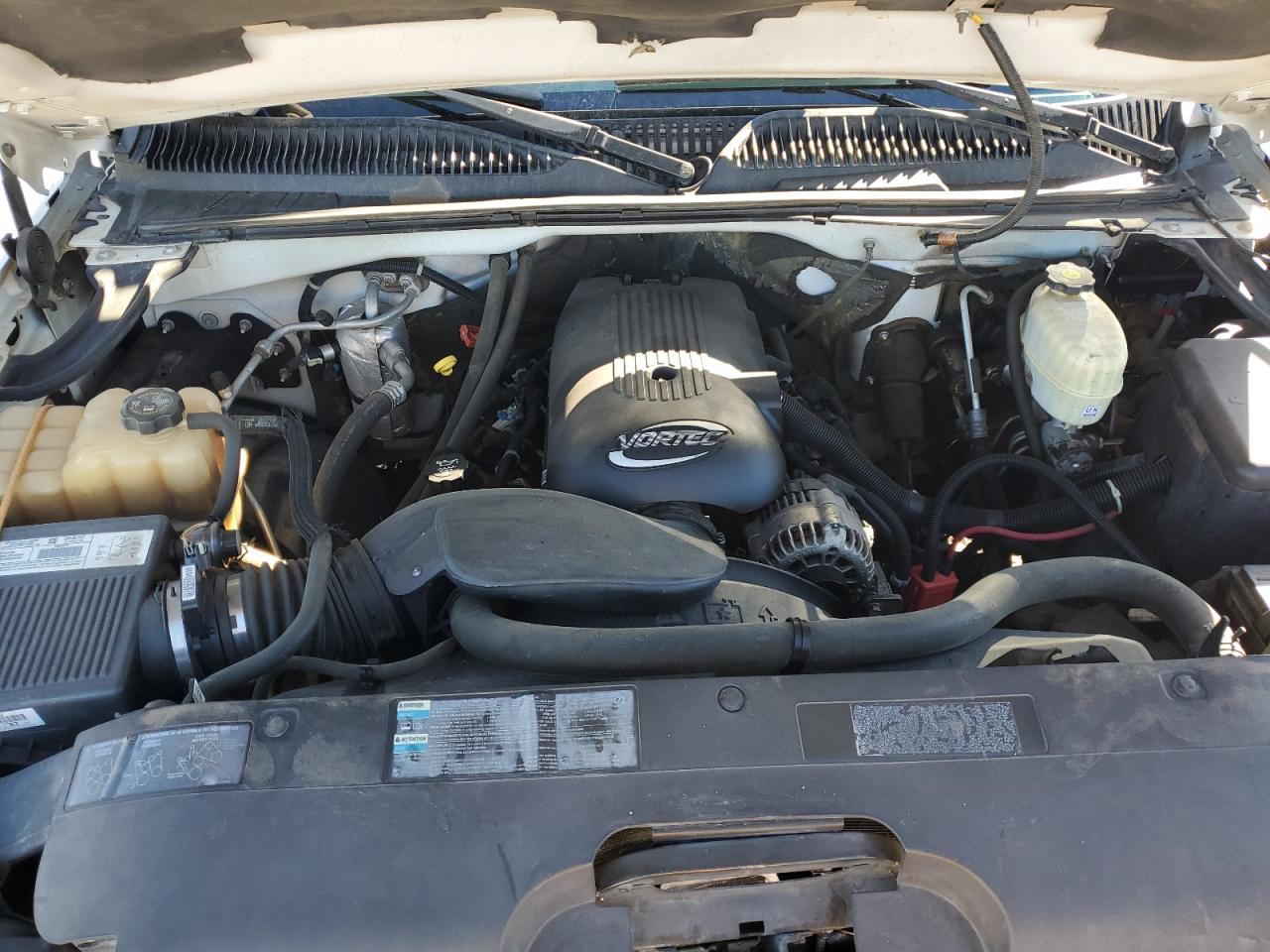2003 Chevrolet Silverado - Image 11
