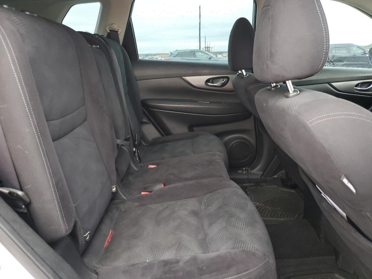 2016 Nissan Rogue - Image 11