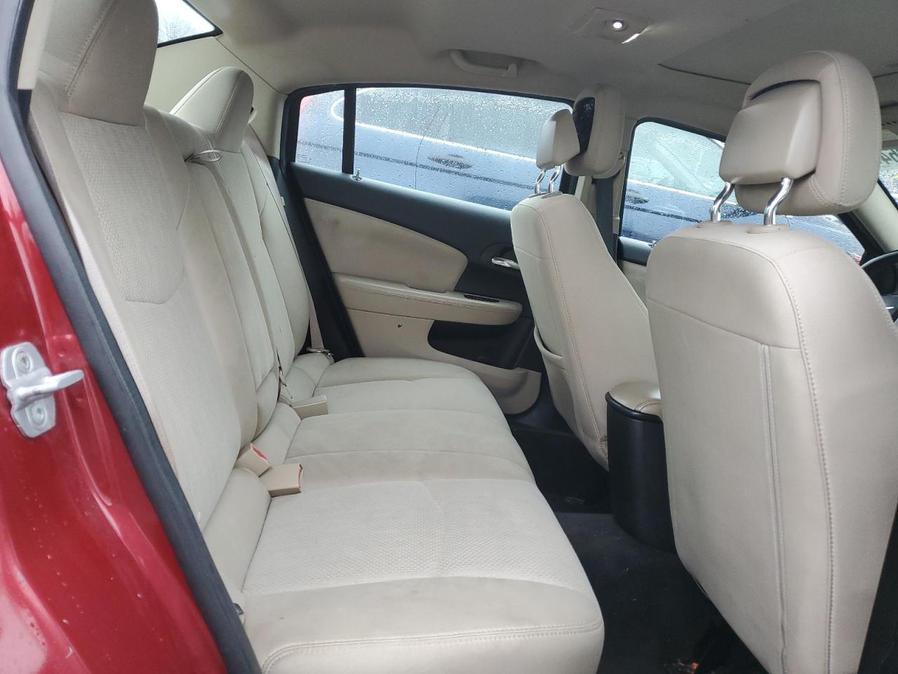 2013 Chrysler 200 - Image 10