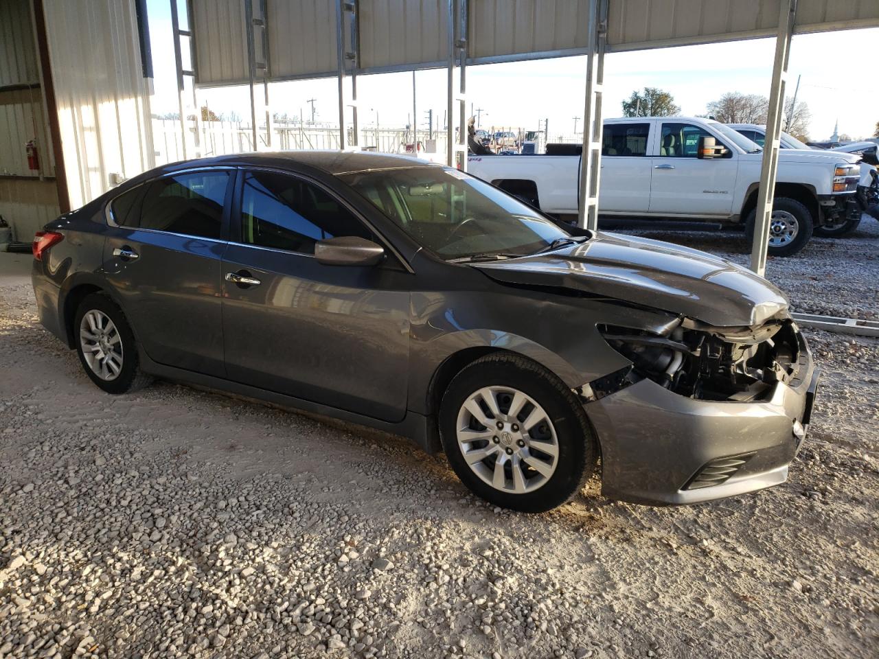 2017 Nissan Altima - Image 4