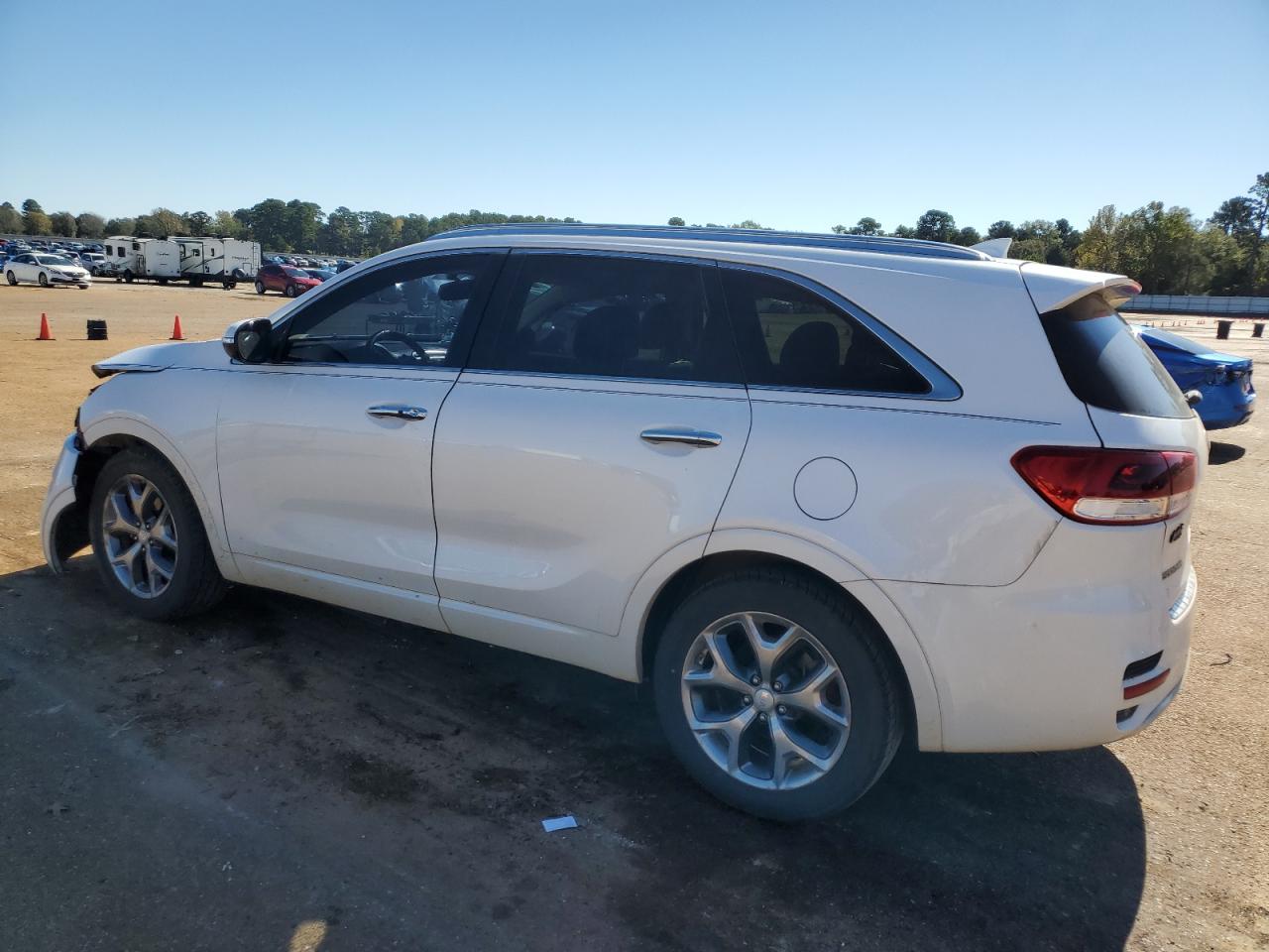 2017 Kia Sorento - Image 2
