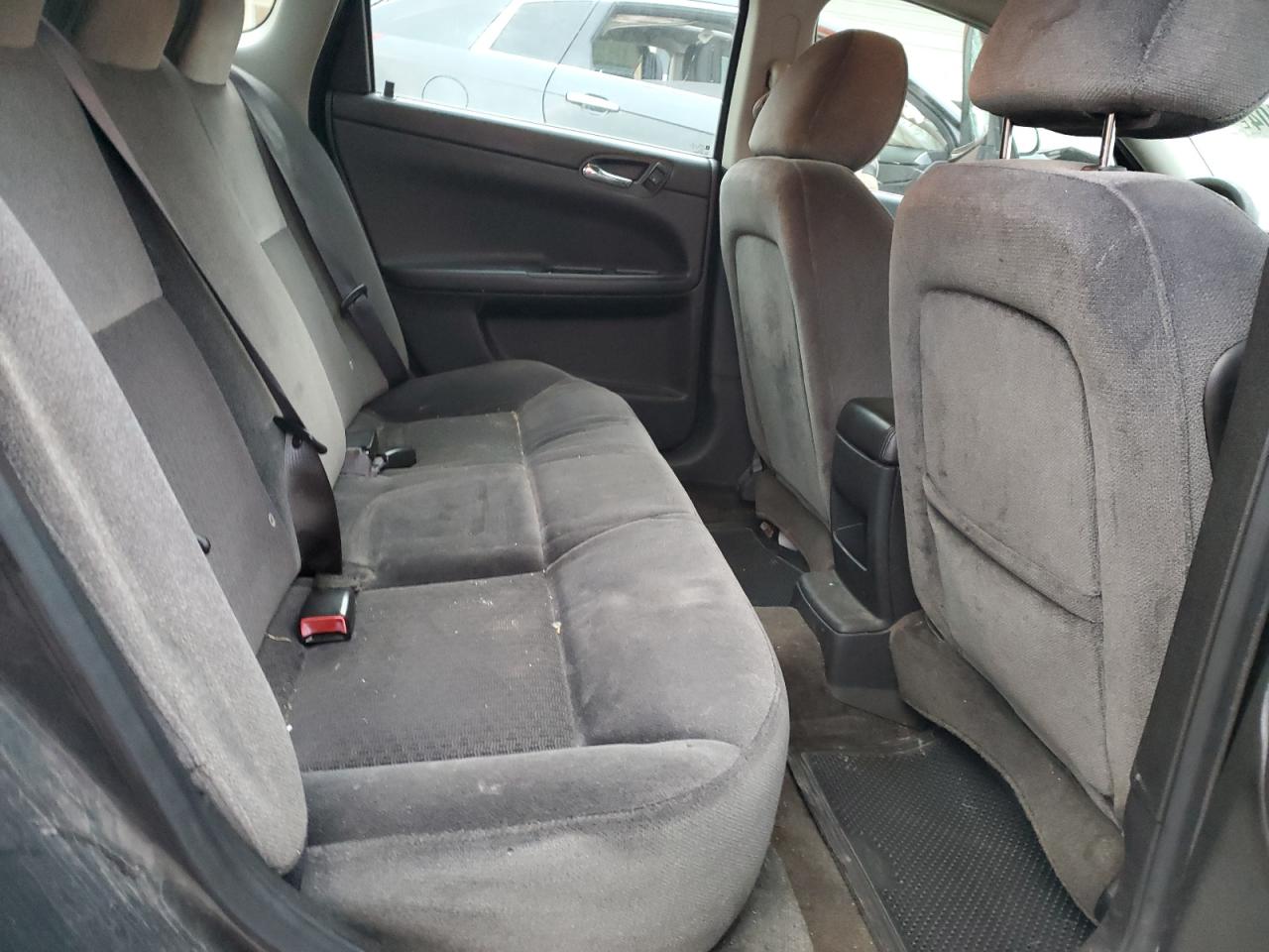 2011 Chevrolet Impala - Image 10