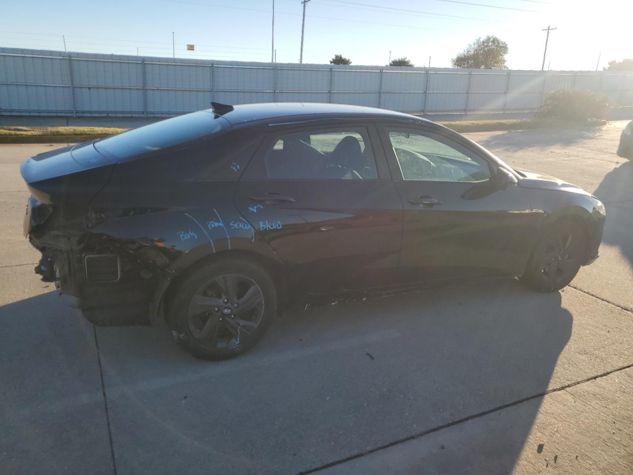 2021 Hyundai Elantra - Image 3