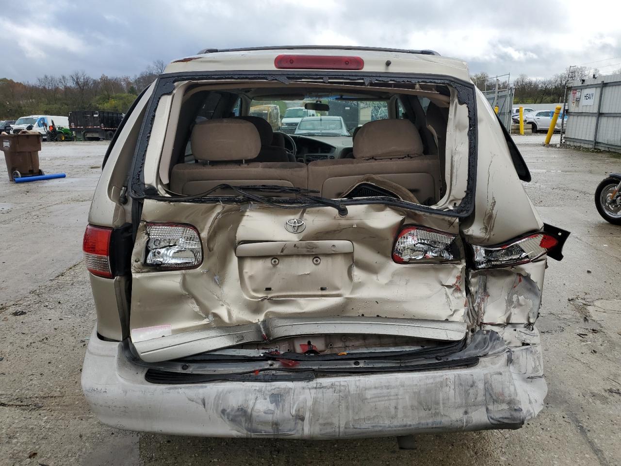 2003 Toyota Sienna - Image 6