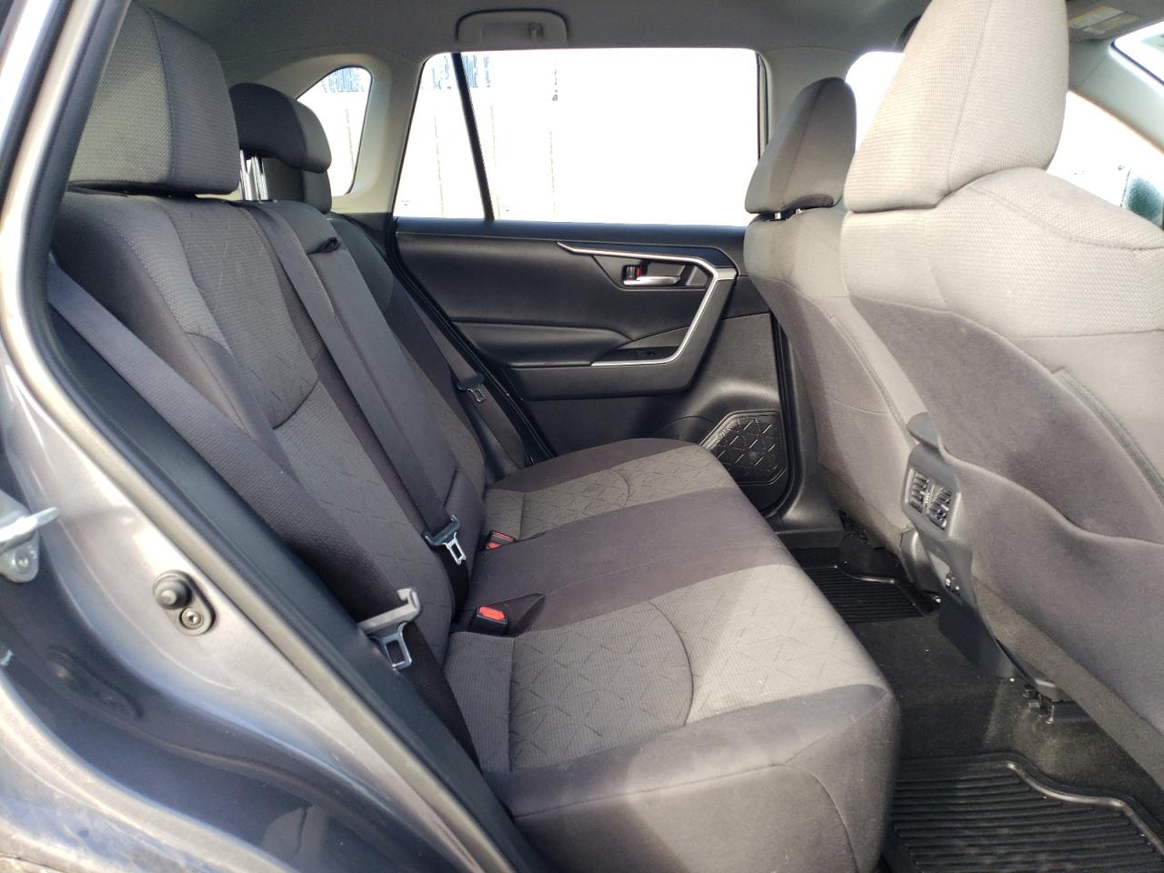 2021 Toyota RAV 4 - Image 11