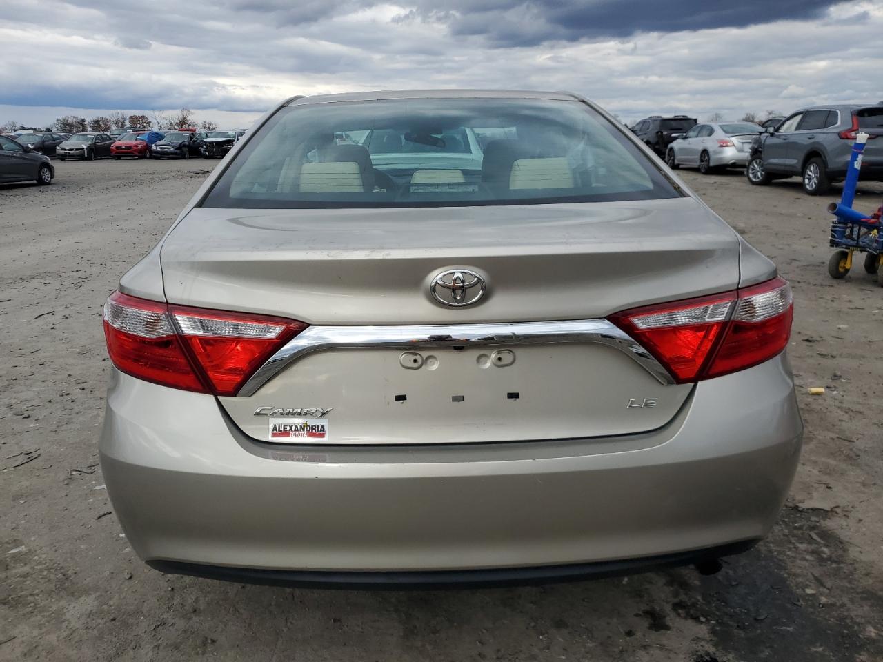 VIN 4T4BF1FK3GR518615 2016 TOYOTA CAMRY no.6