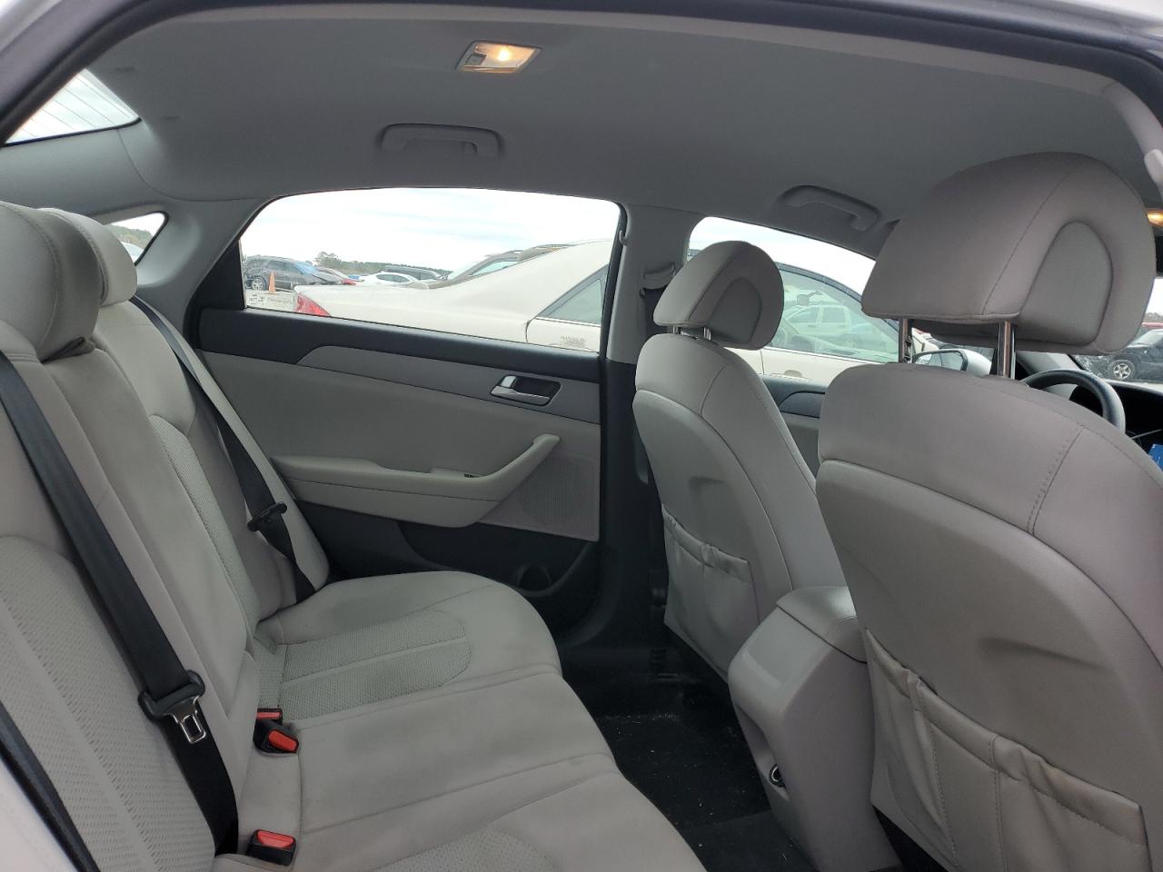 2016 Hyundai Sonata - Image 10