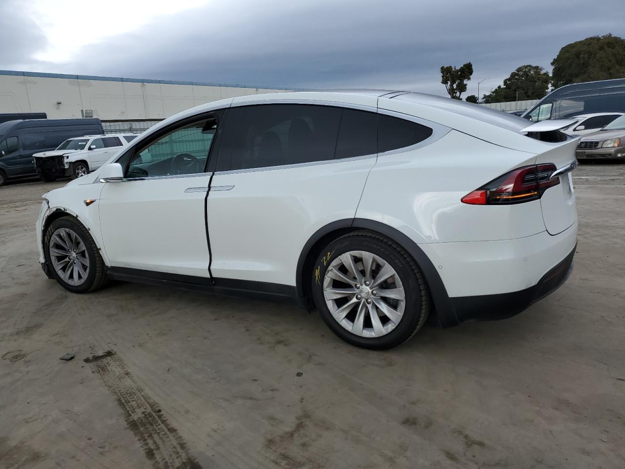 5YJXCBE24JF091028 2018 TESLA MODEL X - Image 2